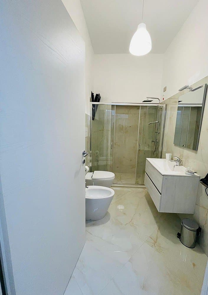 Il bagno privato della camera