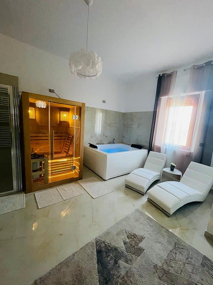 La zona relax con i lettini