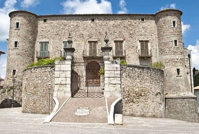 Il castello normanno di Zungoli