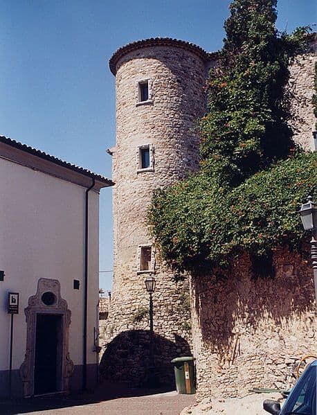 Una strada del borgo antico